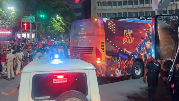 IPL 2024 RCB Fans Celebrated Late Night on the Bengaluru streets After RCB to Reached the Playoffs