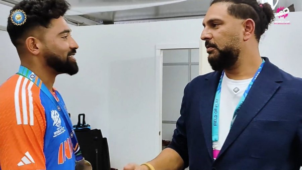 RCB vs DC IPL 2024 Virat Kohli and Mohammad Siraj conversation video viral RCB vs DC IPL 2024 Virat Kohli and Mohammad Siraj conversation video viral