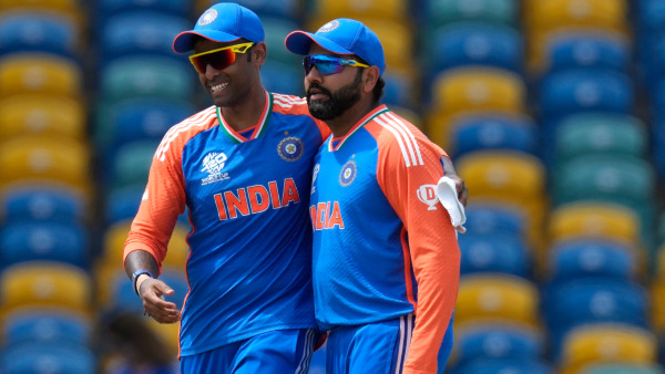 T20 World Cup 2024 Suryakumar Yadav Recieves Best Fielder Medal in Match Against Bangladesh