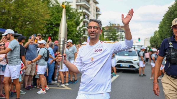Indian Former Rifle Shooter Abhinav Bindra Participated in the Paris Olympics 2024 Torch Relay
