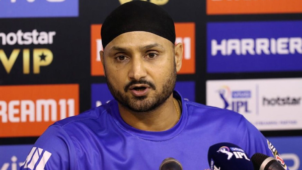 Harbhajan Singh Lashed Out at Pakistani Journalist For Compared Dhoni-Rizwan