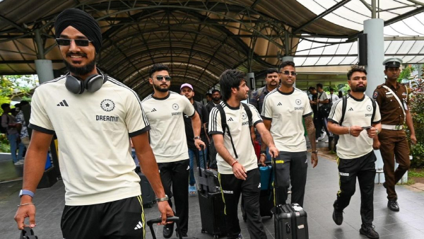 Special gift from Suryakumar Yadav to Rinku Singh