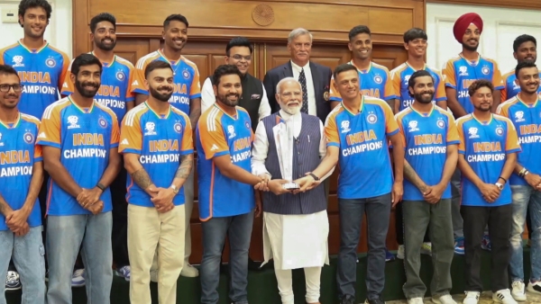 Why Did PM Narendra Modi Not Touch the T20 World Cup Trophy But Holds Rohit-Dravid Hands