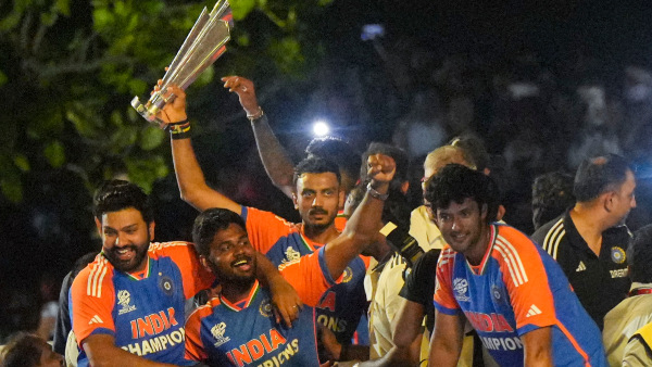 What is the Prize Money Given by BCCI to the Team India Won the ICC Trophy in 2007 2011 2013