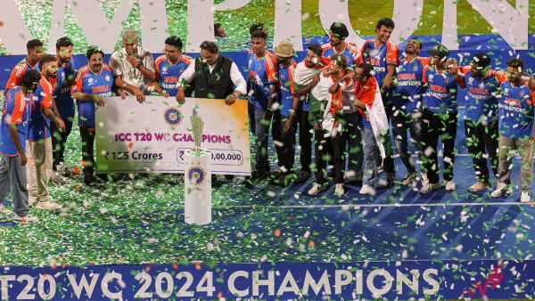 BCCI Handed Over Rs 125 Crore Cheque To T20 World Cup Winning Team India BCCI Handed Over Rs 125 Crore Cheque To T20 World Cup Winning Team India