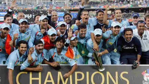 What is the Prize Money Given by BCCI to the Team India Won the ICC Trophy in 2007 2011 2013