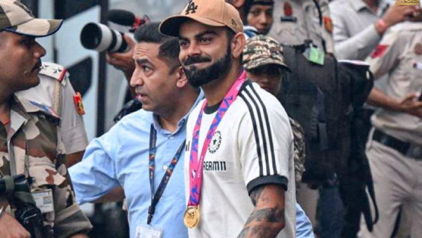 Virat Kohli recorded celebrating fans video from his mobile phone