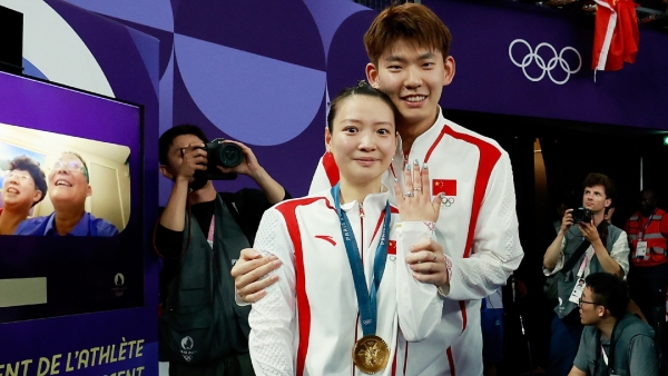 Love proposal to Chinese shuttler who won gold in 2024 Paris Olympics