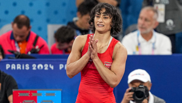 Sachin Tendulkar supports Vinesh Phogat