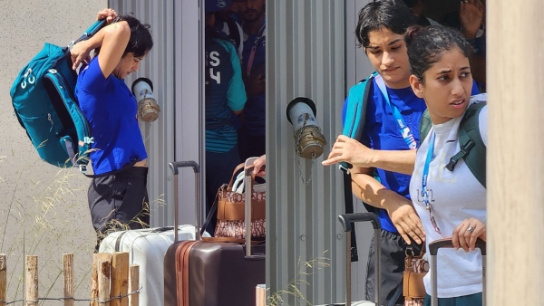 Paris Olympics 2024 Vinesh Phogat leaves Olympic Games Village Paris Olympics 2024 Vinesh Phogat leaves Olympic Games Village