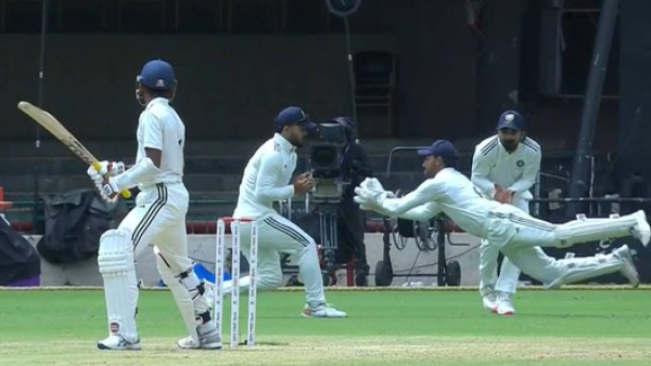 Duleep Trophy 2024 Dhruv Jurel took a flying catch like MS Dhoni video viral