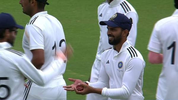 Duleep Trophy 2024 Ruturaj Gaikwad One Hand Catch Video Viral