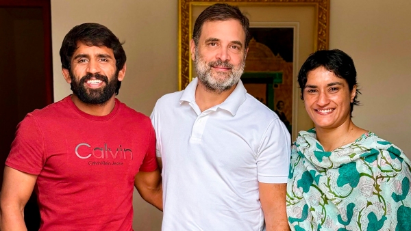 Vinesh Phogat - Bajrang Punia join Indian National Congress Party Vinesh Phogat - Bajrang Punia join Indian National Congress Party