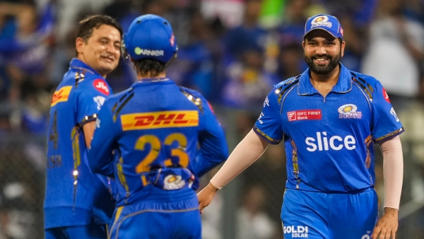 AB de Villiers Dismisses Rohit Sharma to RCB Rumors Backs Faf for IPL 2025 Captaincy