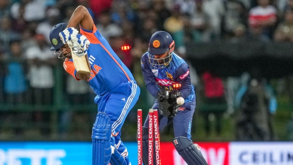 Sanju Samson practicing under the guidance of Rahul Dravid