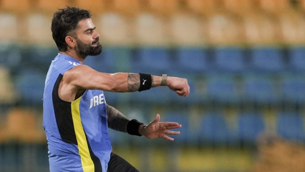 Virat Kohli s Dance with His Mother Goes Viral Fans Delighted by Heartwarming Moment