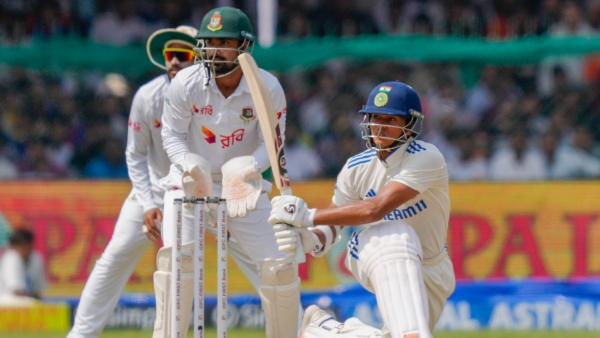 Yashasvi Jaiswal Nears Joe Root s WTC Run Record Breaks Gavaskar s 53-Year Milestone