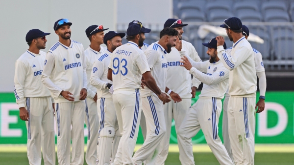 IND vs AUS Test Indian Pacers Dominate Aussies in First Innings with 7 Wickets in 27 Overs