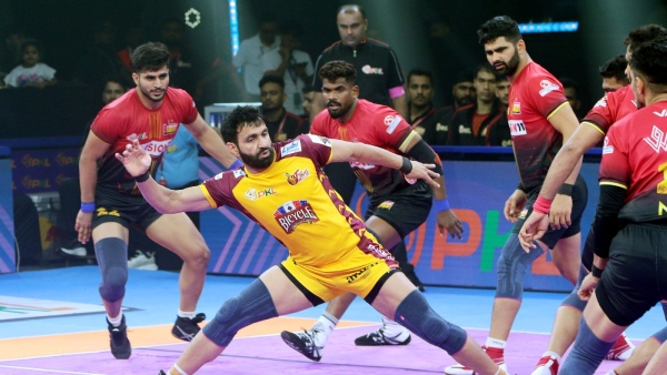 Bengaluru Bulls Defeated by Telugu Titans Patna Pirates Triumph in Pro Kabaddi League