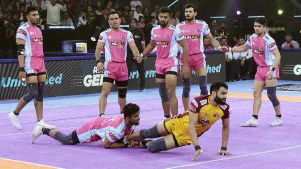 Patna Pirates Dominate Bengaluru Bulls with a Massive 54-29 Win in Pro Kabaddi 2024