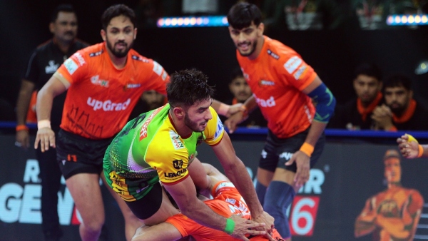 Telugu Titans and U-Mumba Secure Thrilling Wins in Pro Kabaddi League 11