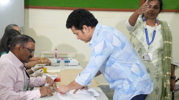 Sachin Tendulkar Casts His Vote in Maharashtra Assembly Elections 2024