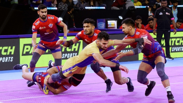 Tamil Thalaivas Stun UP Yodhas with a Thrilling Comeback Victory in Pro Kabaddi League