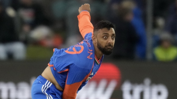 Dinesh Karthik Urges Selectors to Include Varun Chakravarthy in India s Champions Trophy 2025 Squad