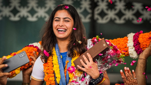 Manu Bhaker Misses Khel Ratna Nomination Despite Historic Olympic Performance