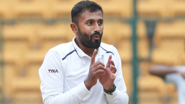 Shreyas Gopal s Brilliant Spin Bowling Display Pandya Brothers Out for Golden Ducks