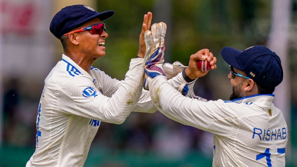 Yashasvi Jaiswal s Missed Catches Boost Australia s Total in Melbourne Test