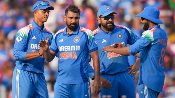 Mohammed Shami Becomes Fastest Indian Bowler to Take 200 ODI Wickets Surpassing Ajit Agarkar Mohammed Shami Becomes Fastest Indian Bowler to Take 200 ODI Wickets Surpassing Ajit Agarkar