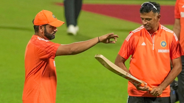 Rahul Dravid s Car Hit by Cargo Auto in Bengaluru Video Goes Viral