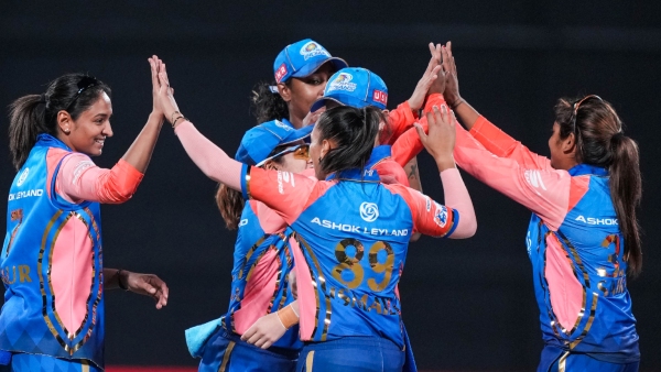 RCB vs MI WPL 2025 RCB Eyes Hat-Trick Victory Against Mumbai Indians
