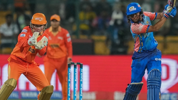 WPL 2025 MI vs GG Mumbai Indians Face a Tough Test Against Gujarat Giants in Vadodara