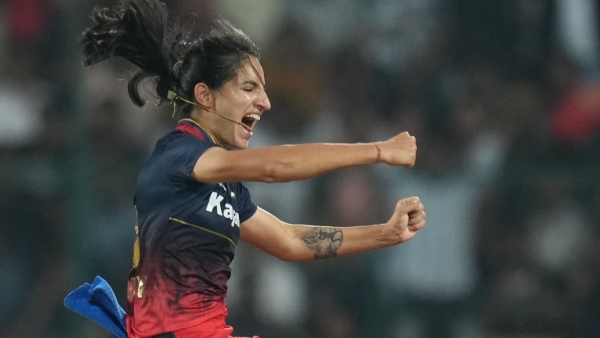 RCB Bowlers Shine as Delhi Capitals Collapse for 141 in WPL 2024 Match in Vadodara