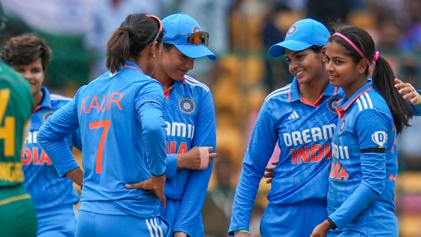BCCI Central Contracts 2024-25 Harmanpreet Smriti Deepti in Grade A Shreyanka Debuts