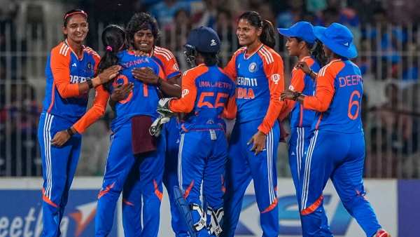 BCCI Central Contracts 2024-25 Harmanpreet Smriti Deepti in Grade A Shreyanka Debuts