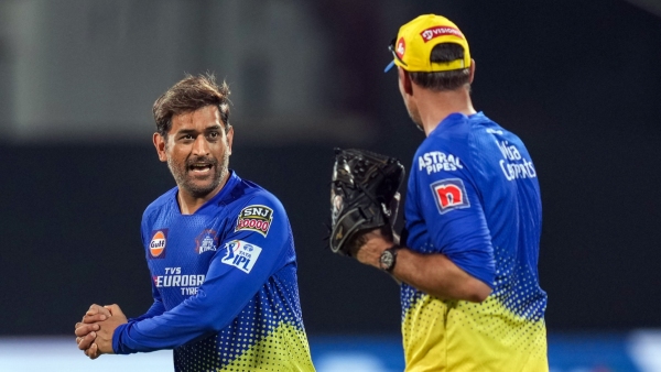 CSK Coach Explains Why MS Dhoni Doesn t Bat Early Despite Fans Questions