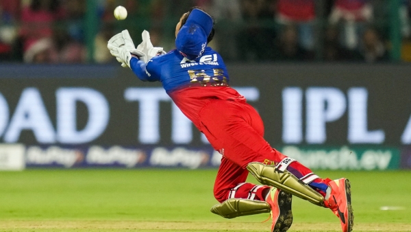 IPL s Top Wicketkeepers Kumar Sangakkara Leads the List for Most Dismissals in a Single Match