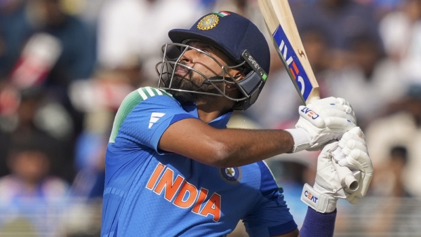 Shreyas Iyer Shines with Rohit Sharma s Hitman Bat in Champions Trophy Clash Against New Zealand