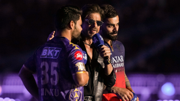 IPL 2025 opening ceremony Virat Kohli dances with Shahrukh Khan