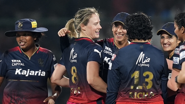 WPL 2025 Mumbai Indians Aim for Top Spot in Final League Match Against RCB