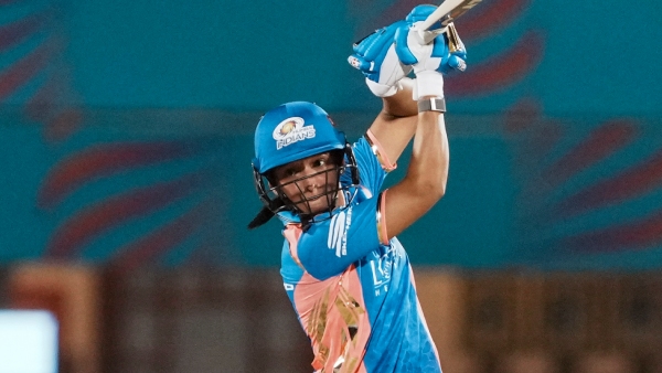 WPL 2025 Mumbai Indians Beat Gujarat Giants by 9 Runs Move to Second Place