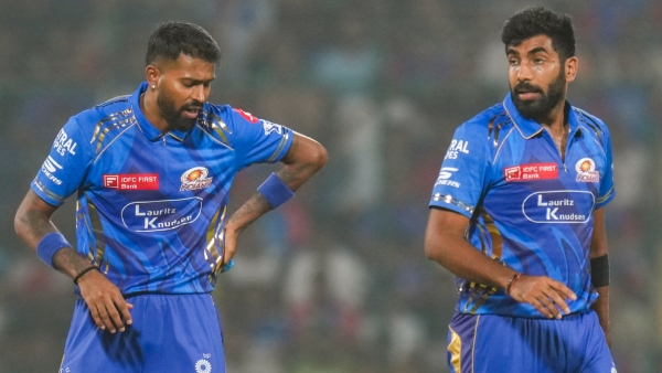 Jasprit Bumrah Equals Lasith Malinga s Record Achieves 300 T20 Wickets Milestone in Hyderabad