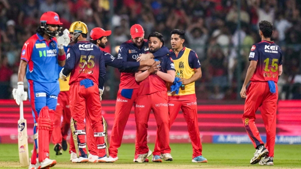 RCB vs DC IPL 2025 Toss Match Report Score batting and bowling performance kannada