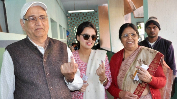 MS Dhoni s Parents Attend IPL 2025 Match Against Delhi Capitals Sparking Fresh Retirement Speculation