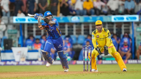 CSK vs MI IPL 2025 Toss Match Report Score batting and bowling performance kannada