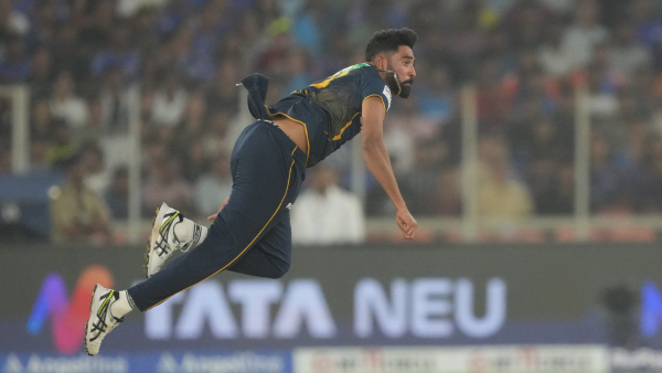 Mohammed Siraj win MVP award for his superb bowling in Sunrisers Hyderabad vs Gujarat Titans the match