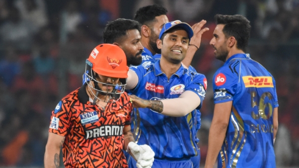 SRH vs MI IPL 2025 Toss Match Report Score batting and bowling performance kannada